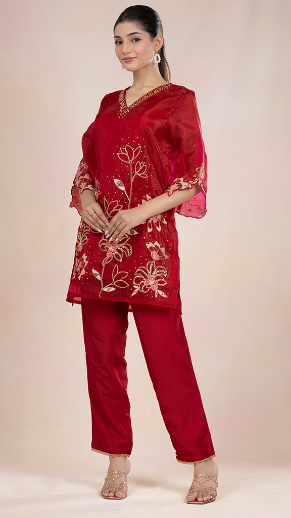 Elina- Floral Embroided Kurta Pants Set