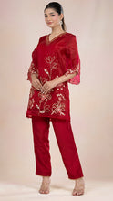 Elina- Floral Embroided Kurta Pants Set