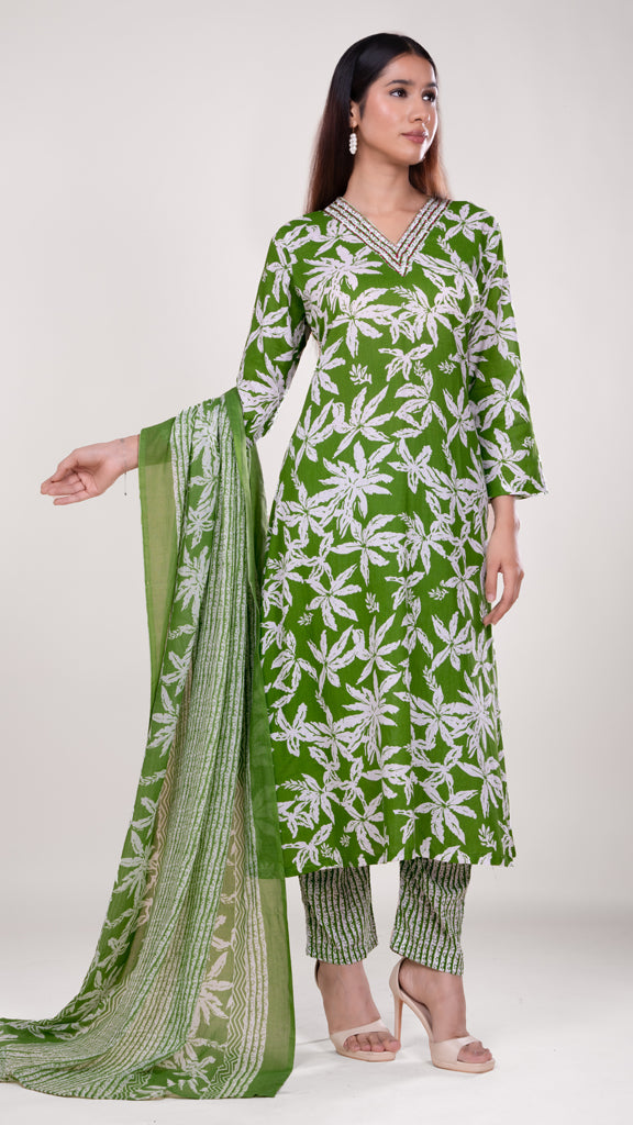 Jiya Kantha Work Kurta Set in Green