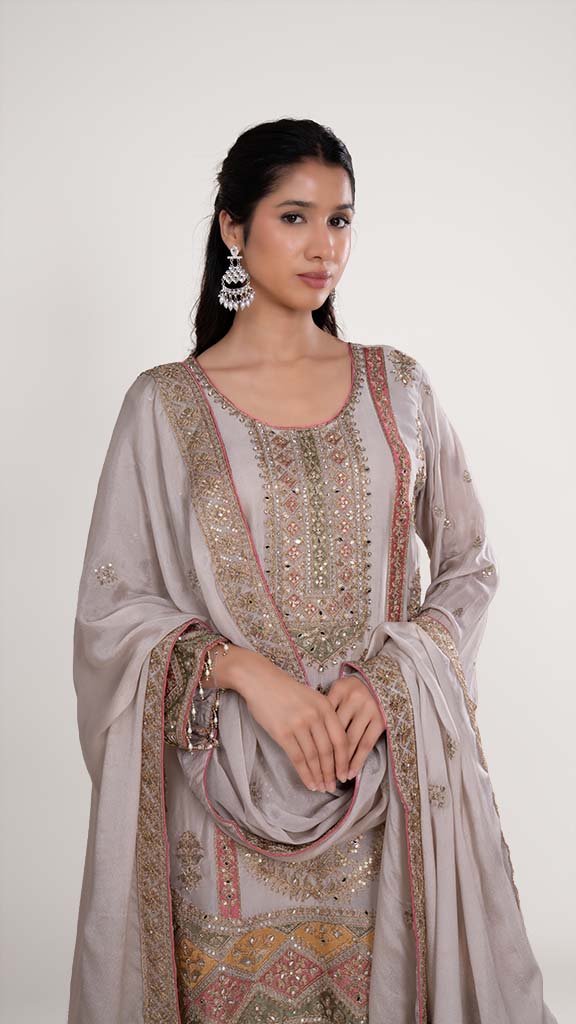 Yuvika Round Neckline Heavy Suit in Ivory